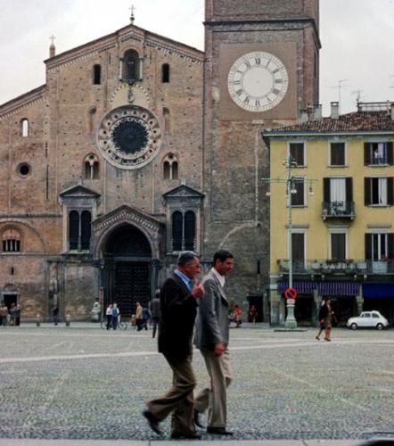 In piazza con...