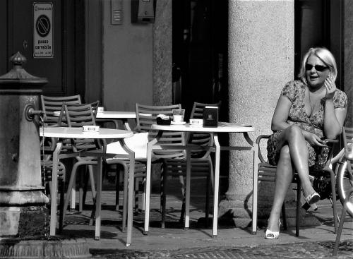 Al bar in piazza 