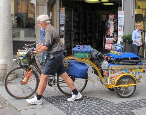 Passando per la Piazza